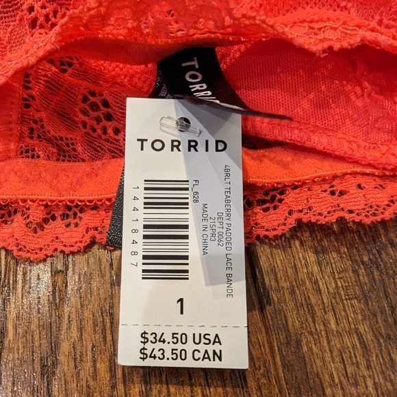 Torrid Lightly Lined Lace Convertible bra Bandeau, Corral, 1x Fits Small… - Picture 9 of 9